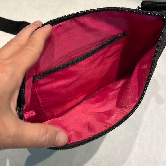 thirty-one Crossbody Shoulder Bag Purse Slim Nylon Black Pink Stitch Adjustable - Picture 4 of 7